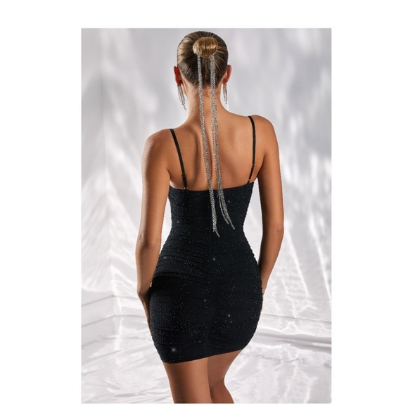 🚫sold out🚫Oh Polly plunge mini dress (black, gold available) - Picture 5 of 6